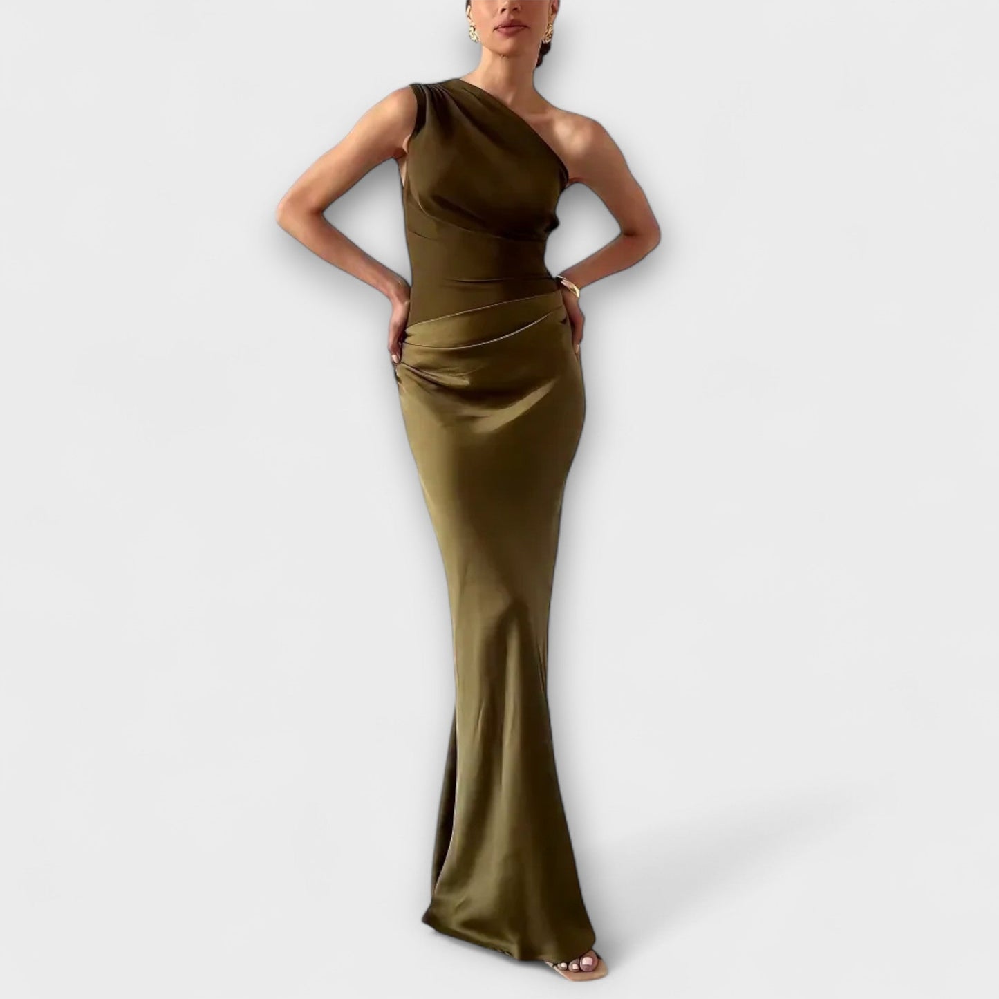 Serena | Robe Maxi Plissée à Épaule Dénudée