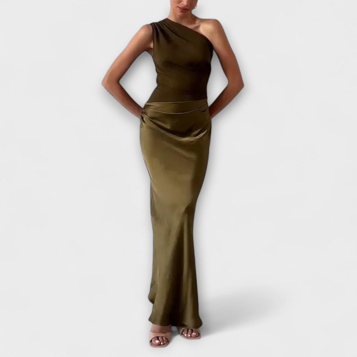 Serena | Robe Maxi Plissée à Épaule Dénudée