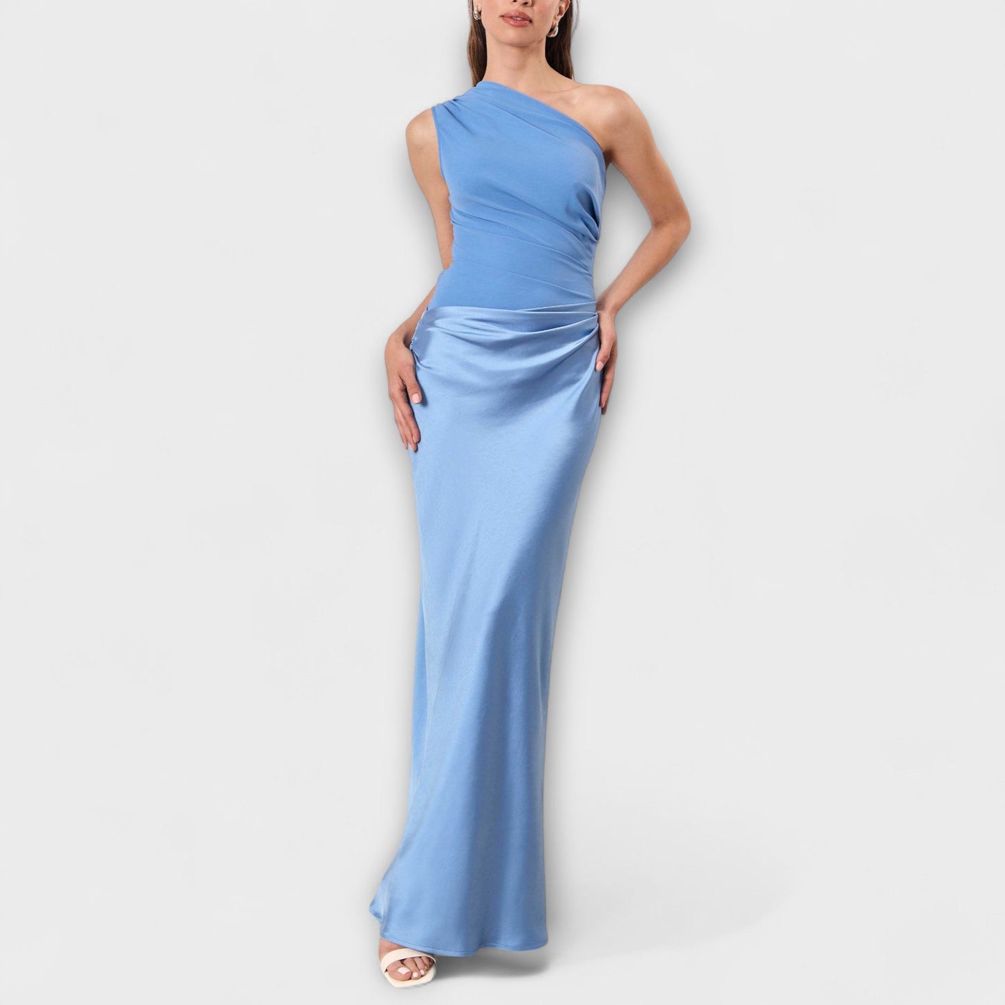 Serena | Robe Maxi Plissée à Épaule Dénudée