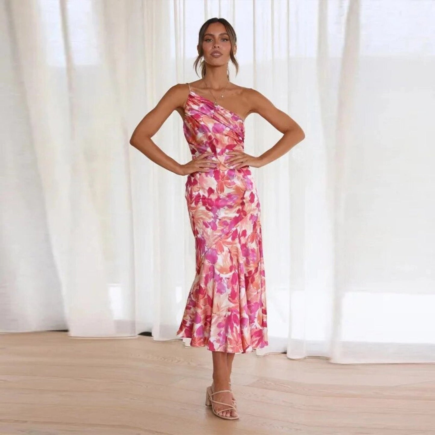 Weyla™ | Robe longue asymétrique à fleurs