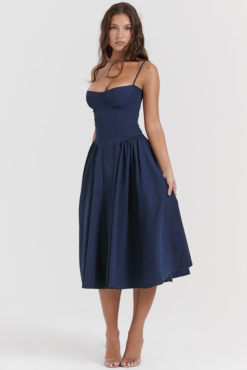 Maissa - Robe Midi Sans Manches Élégante